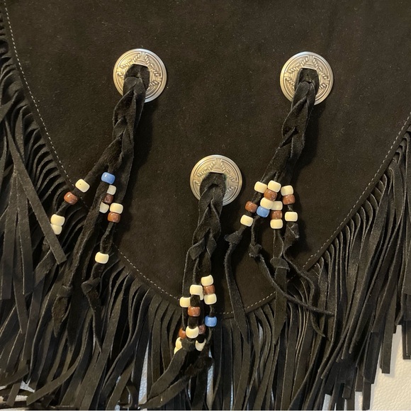 Fabulous heavy suede poncho with matching wrap skirt. - Picture 2 of 12